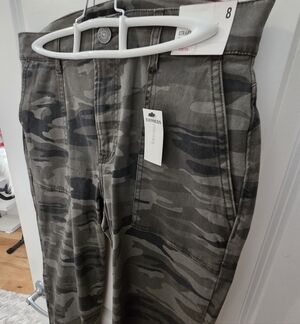 Express Cropped Camo Joggers